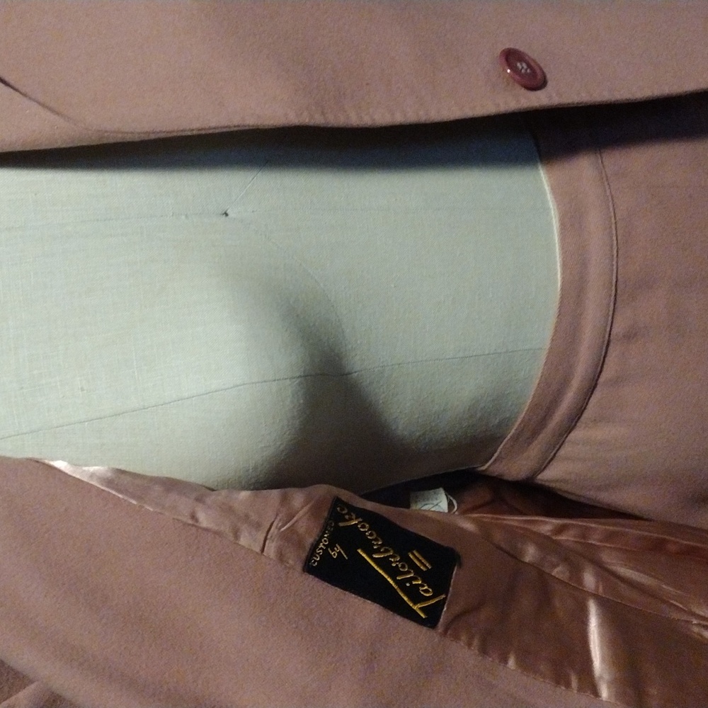 1940s Pink Wool Suit - Picture 4 of 8